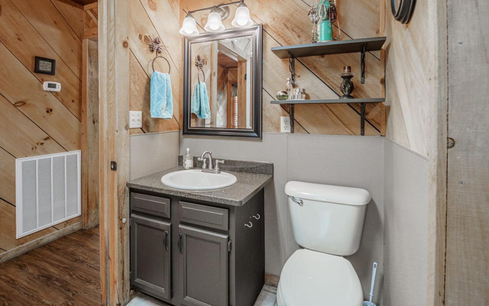 Wooded Bliss Hot Tub Single Level Cabin With No Steps Rocking Chairs And Wooded Views Пиджен Фордж Екстериор снимка
