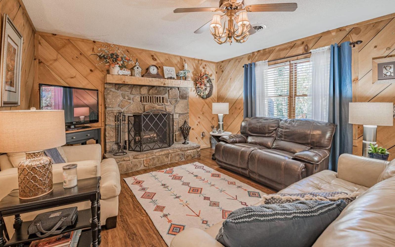 Wooded Bliss Hot Tub Single Level Cabin With No Steps Rocking Chairs And Wooded Views Пиджен Фордж Екстериор снимка