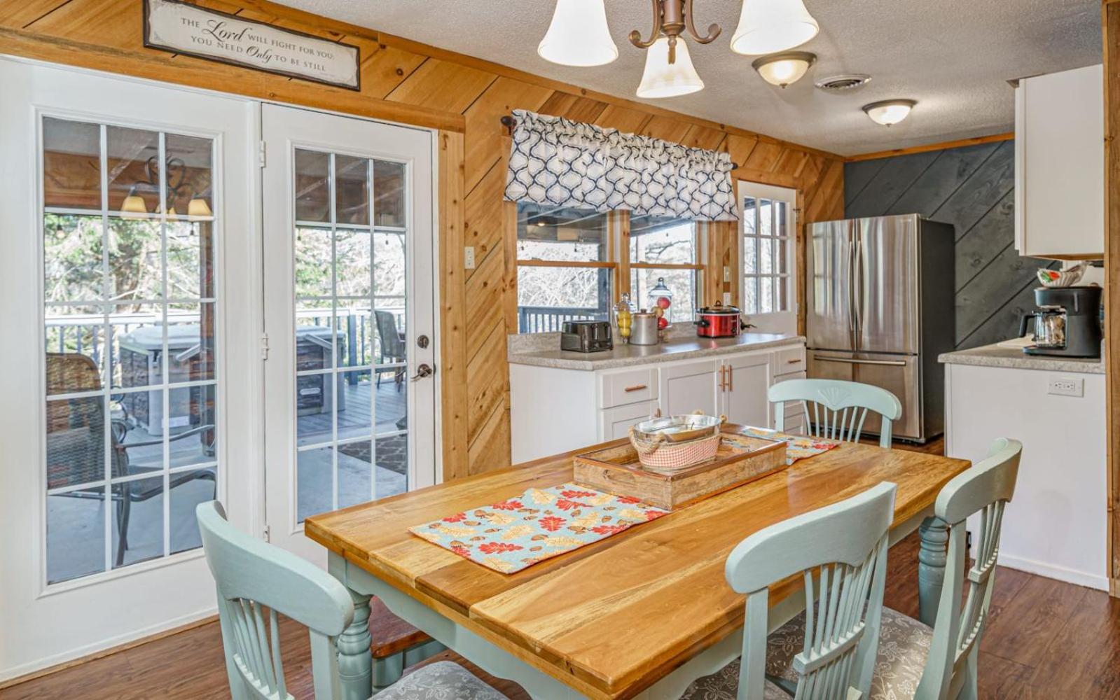 Wooded Bliss Hot Tub Single Level Cabin With No Steps Rocking Chairs And Wooded Views Пиджен Фордж Екстериор снимка